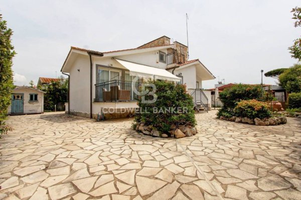 casa indipendente in vendita a Fiumicino in zona Fregene