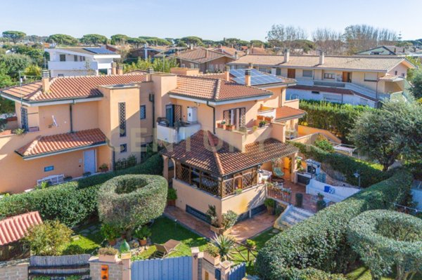 casa indipendente in vendita a Fiumicino in zona Fregene