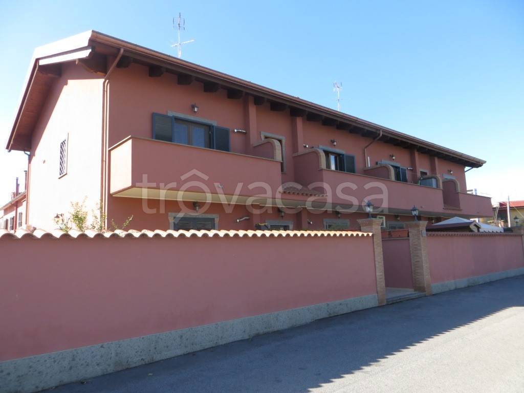 appartamento in vendita a Fiumicino in zona Isola Sacra