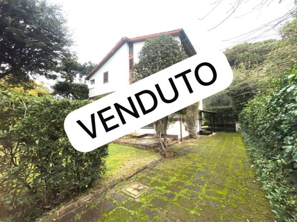 casa indipendente in vendita a Fiumicino in zona Fregene
