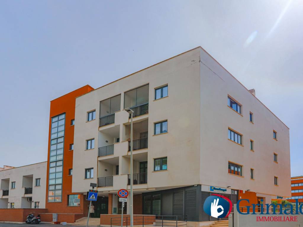ufficio in vendita a Fiumicino in zona Isola Sacra