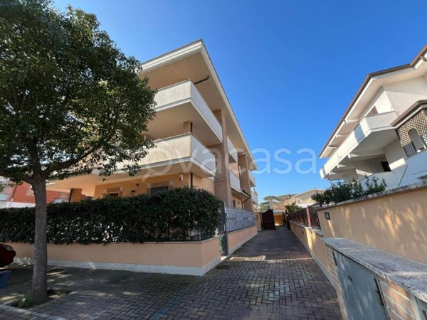 appartamento in vendita a Fiumicino in zona Fregene