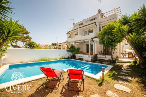 casa indipendente in vendita a Fiumicino in zona Fregene