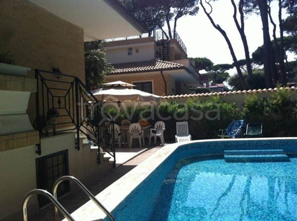 casa indipendente in vendita a Fiumicino in zona Fregene