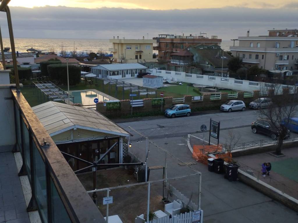 appartamento in vendita a Fiumicino in zona Passo Oscuro