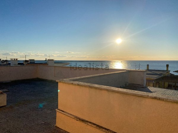 appartamento in vendita a Fiumicino in zona Isola Sacra