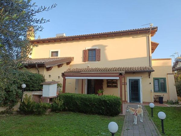 casa indipendente in vendita a Fiumicino in zona Aranova