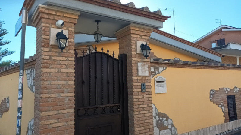 casa indipendente in vendita a Fiumicino
