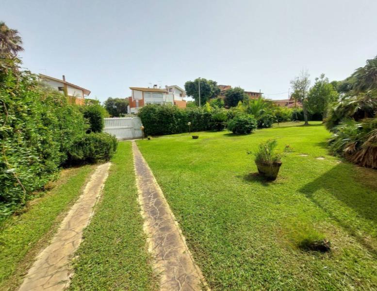 casa indipendente in vendita a Fiumicino in zona Fregene