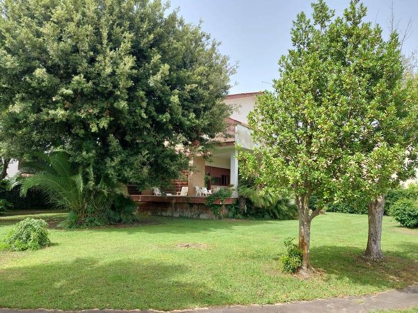 casa indipendente in vendita a Fiumicino in zona Fregene