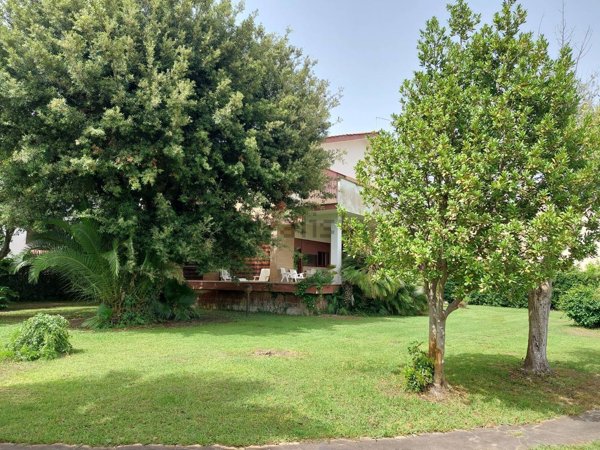 casa indipendente in vendita a Fiumicino in zona Fregene
