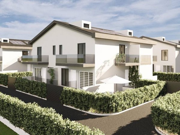 quadrivano in vendita a Fiumicino in zona Isola Sacra