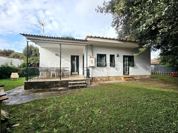 casa indipendente in vendita a Fiumicino in zona Fregene