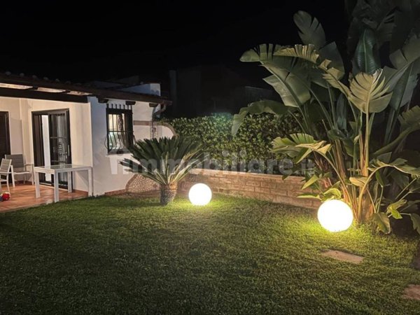casa indipendente in vendita a Fiumicino in zona Fregene