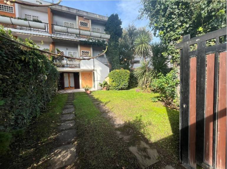 casa indipendente in vendita a Fiumicino in zona Fregene