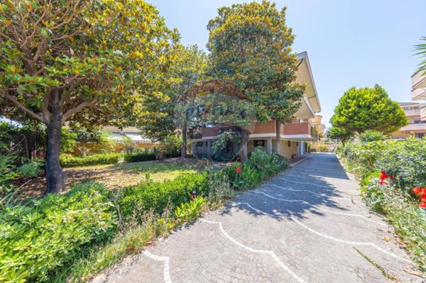 casa indipendente in vendita a Fiumicino in zona Isola Sacra