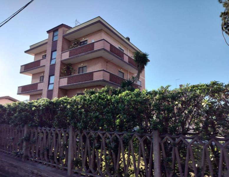 casa indipendente in vendita a Fiumicino in zona Isola Sacra