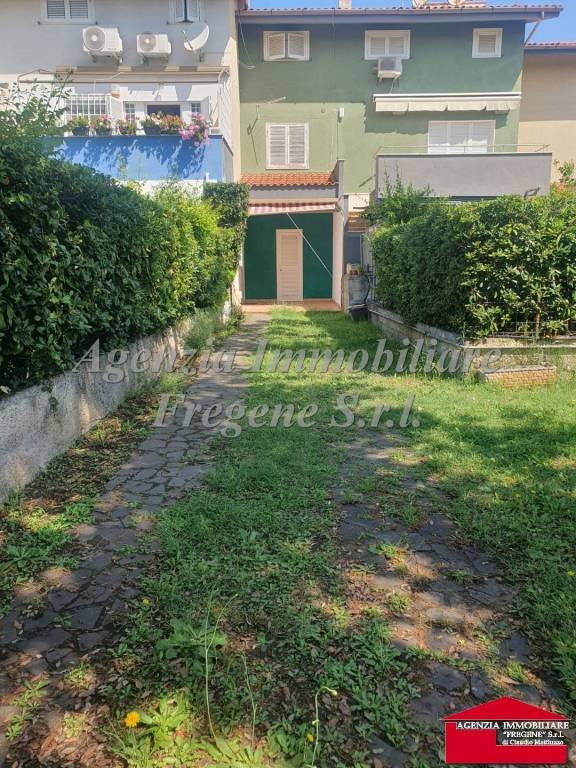 appartamento in vendita a Fiumicino in zona Fregene