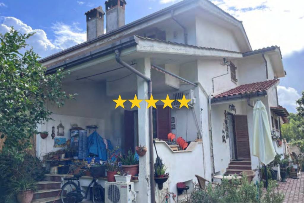 appartamento in vendita a Fiumicino in zona Fregene