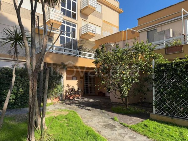 appartamento in vendita a Fiumicino in zona Fregene