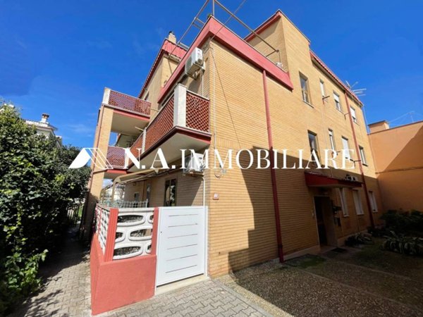 appartamento in vendita a Fiumicino in zona Passo Oscuro