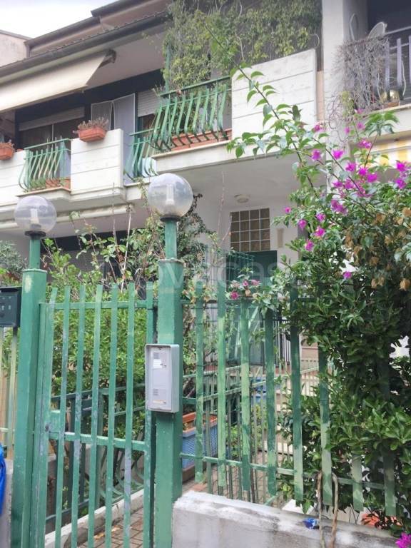 casa indipendente in vendita a Fiumicino in zona Fregene