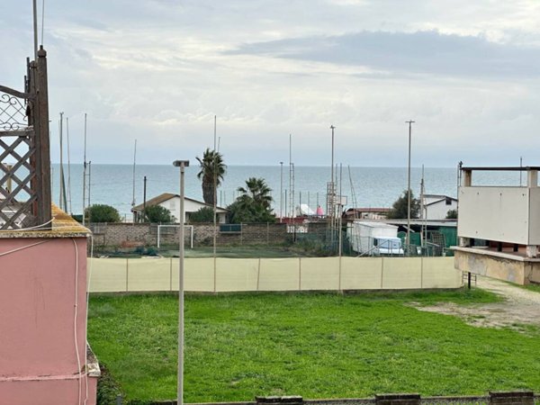 casa indipendente in vendita a Fiumicino in zona Fregene