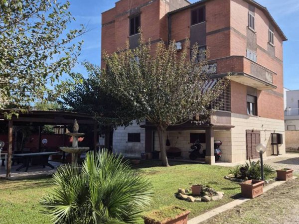 appartamento in vendita a Fiumicino in zona Focene