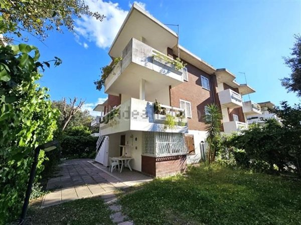 casa indipendente in vendita a Fiumicino in zona Fregene