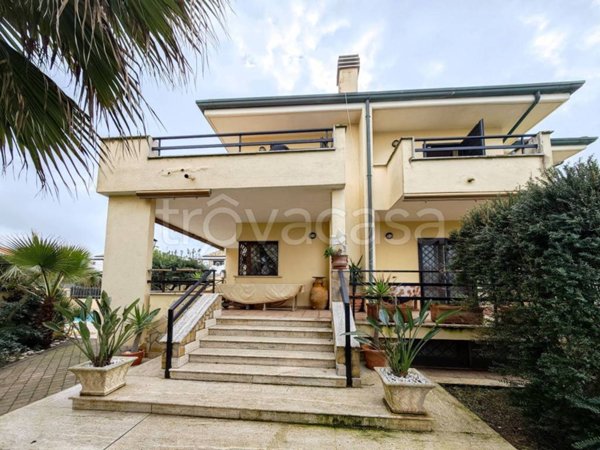 casa indipendente in vendita a Fiumicino in zona Fregene