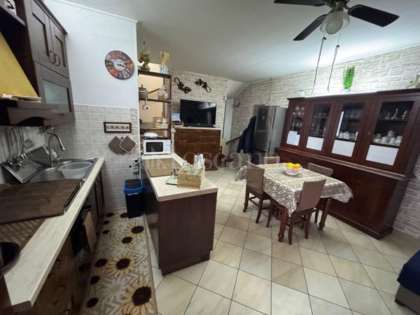casa indipendente in vendita a Fiumicino in zona Isola Sacra