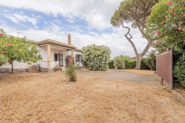 casa indipendente in vendita a Fiumicino in zona Maccarese