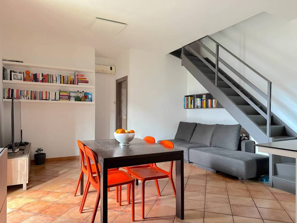 casa indipendente in vendita a Fiumicino in zona Isola Sacra