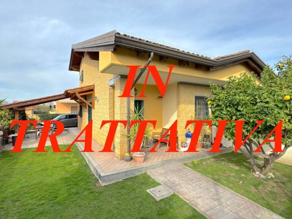 casa indipendente in vendita a Fiumicino in zona Isola Sacra