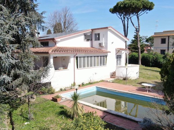 casa indipendente in vendita a Fiumicino in zona Aranova
