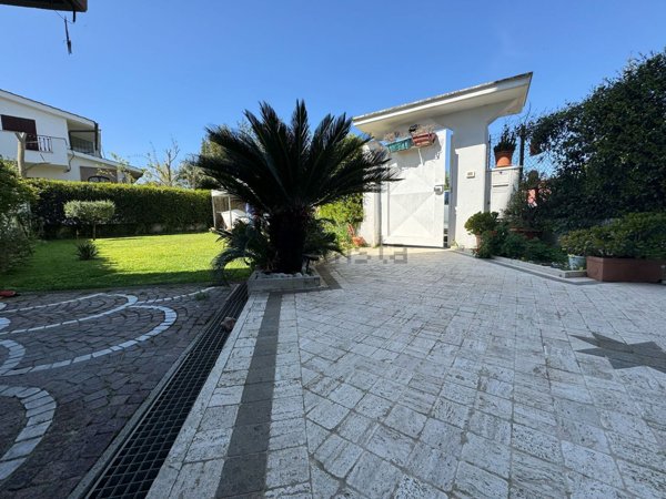 appartamento in vendita a Fiumicino in zona Fregene