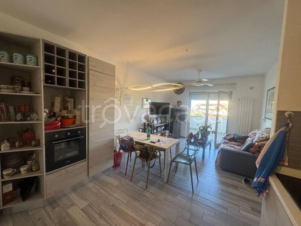 appartamento in vendita a Fiumicino in zona Isola Sacra