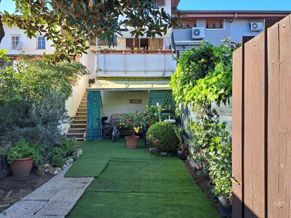villa in vendita a Fiumicino in zona Fregene