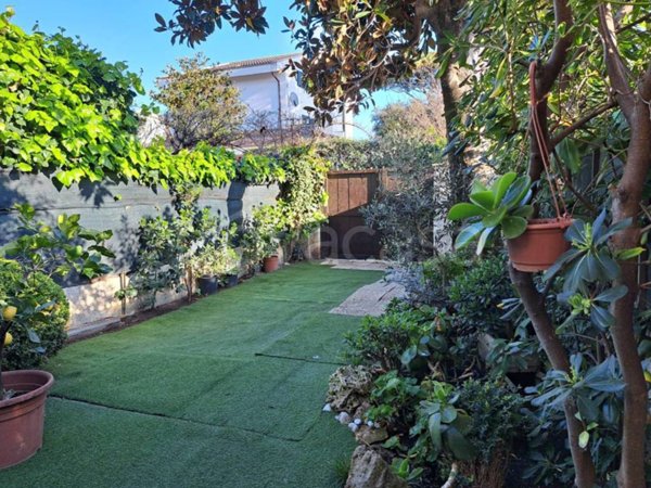 casa indipendente in vendita a Fiumicino in zona Fregene