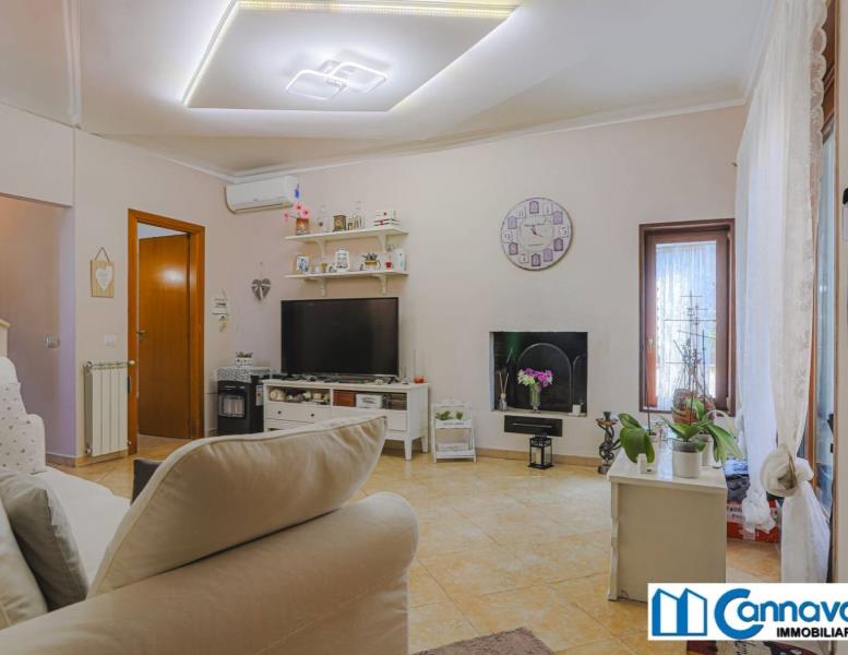 casa indipendente in vendita a Fiumicino in zona Isola Sacra