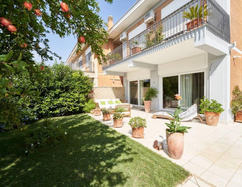 casa indipendente in vendita a Fiumicino in zona Fregene