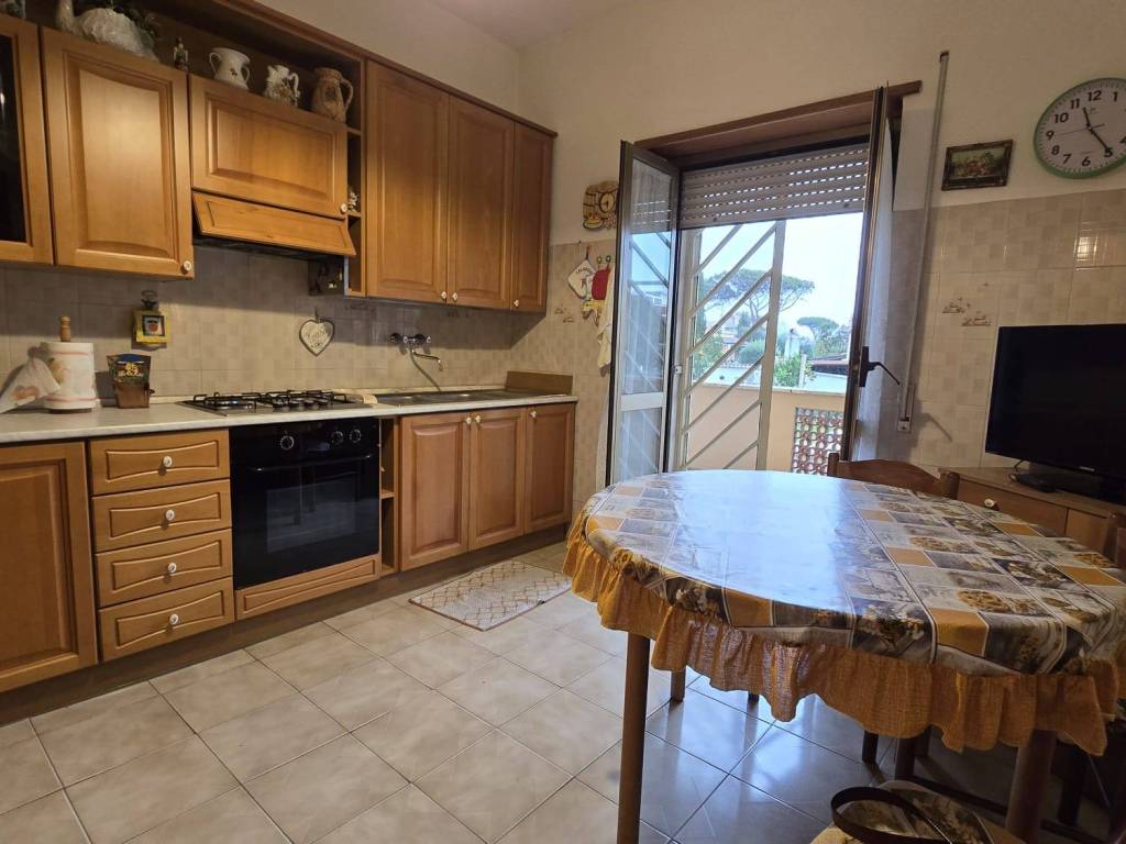 appartamento in vendita a Fiumicino in zona Aeroporto