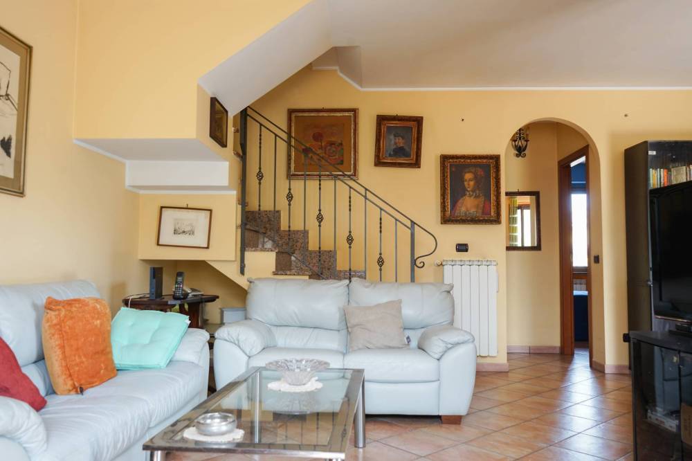 casa indipendente in vendita a Fiumicino in zona Isola Sacra