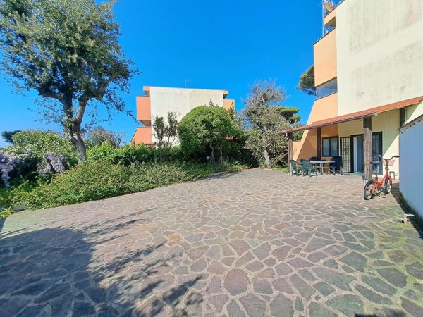 casa indipendente in vendita a Fiumicino in zona Fregene