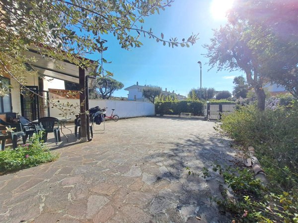 casa indipendente in vendita a Fiumicino in zona Fregene