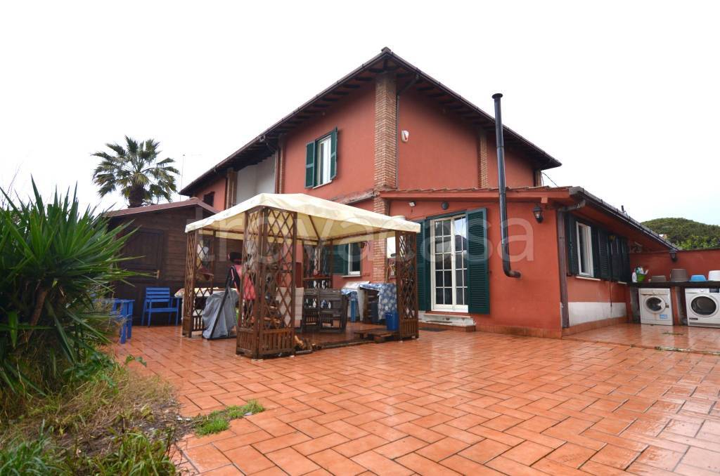 casa indipendente in vendita a Fiumicino in zona Maccarese