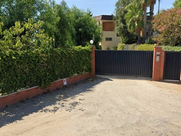 casa indipendente in vendita a Fiumicino in zona Fregene
