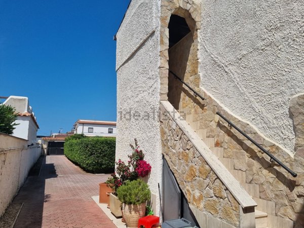 casa indipendente in vendita a Fiumicino in zona Focene