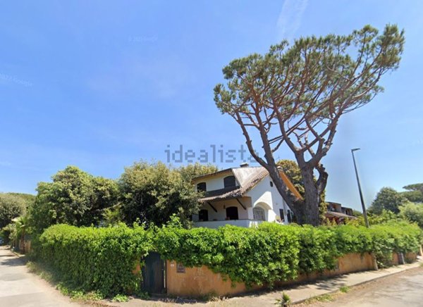 casa indipendente in vendita a Fiumicino in zona Fregene