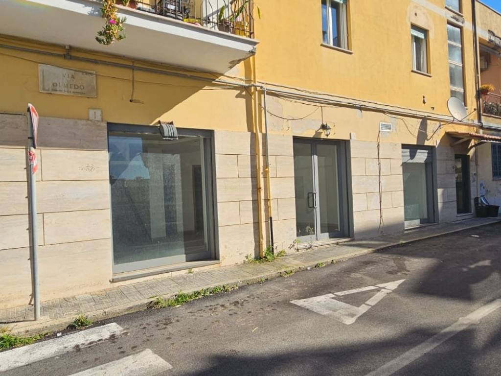 negozio in vendita a Fiumicino in zona Passo Oscuro